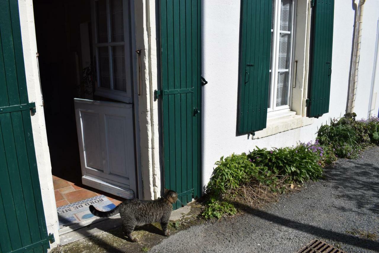 La Maison Du Facteur Saint-Denis-d'Oleron Luaran gambar